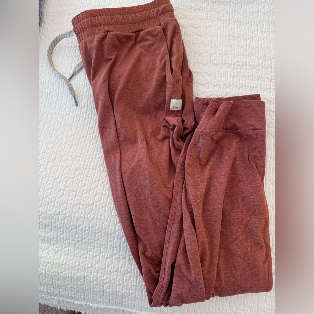 Vuori joggers sz M